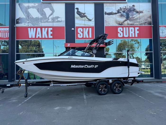 2024 MasterCraft XT22