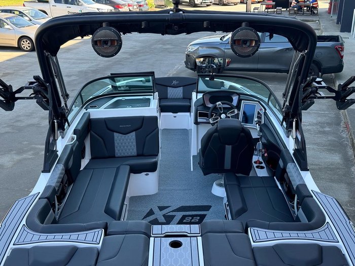 2024 MasterCraft XT22