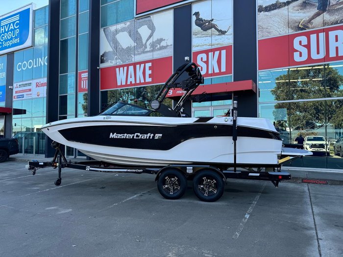 2024 MasterCraft XT22