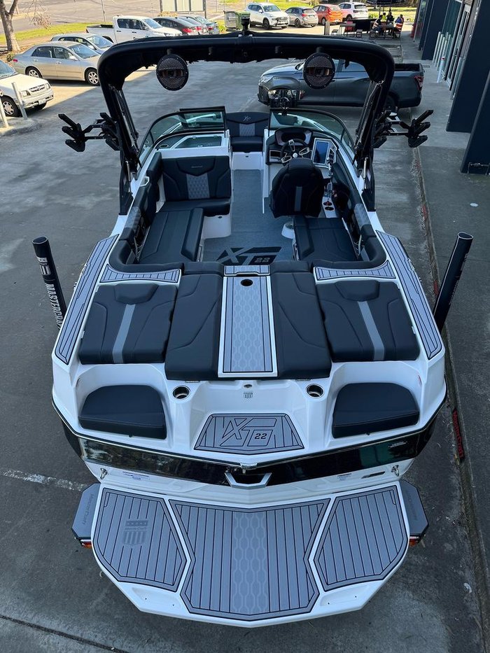 2024 MasterCraft XT22