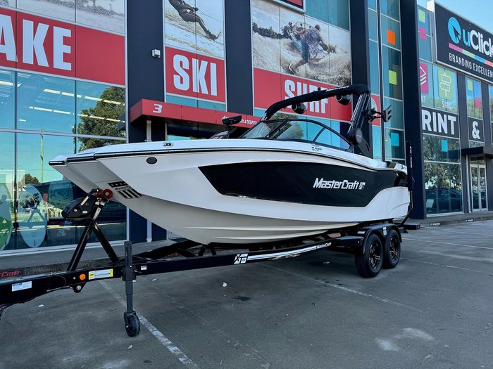 2024 MasterCraft XT22