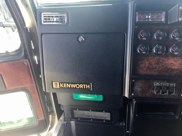 2004 Kenworth T950 Traditional 620Hp Big Cab $198000+Gst Like New T950 TRADITIONAL BIG CAB