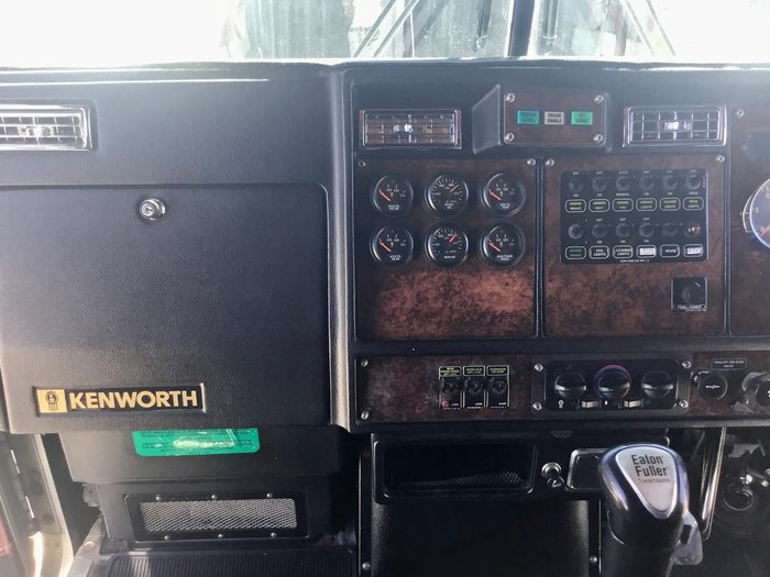2004 Kenworth T950 Traditional 620Hp Big Cab $198000+Gst Like New T950 TRADITIONAL BIG CAB