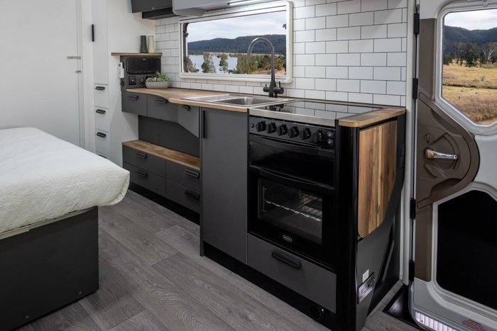 2025 Avida Birdsville Lx