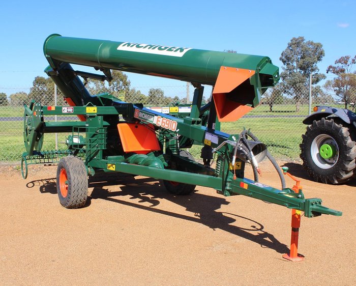 0 RICHIGER E6910 GRAIN BAG UNLOADER Green