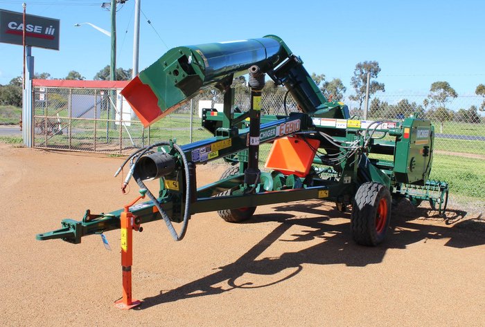 0 RICHIGER E6910 GRAIN BAG UNLOADER Green