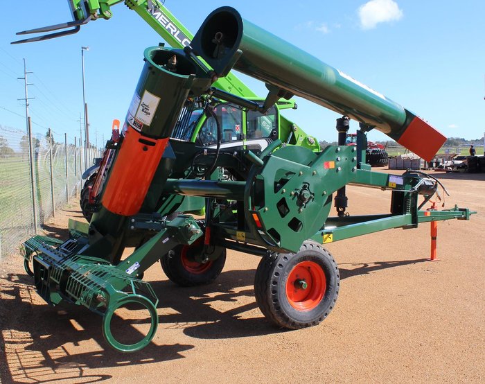 0 RICHIGER E6910 GRAIN BAG UNLOADER Green