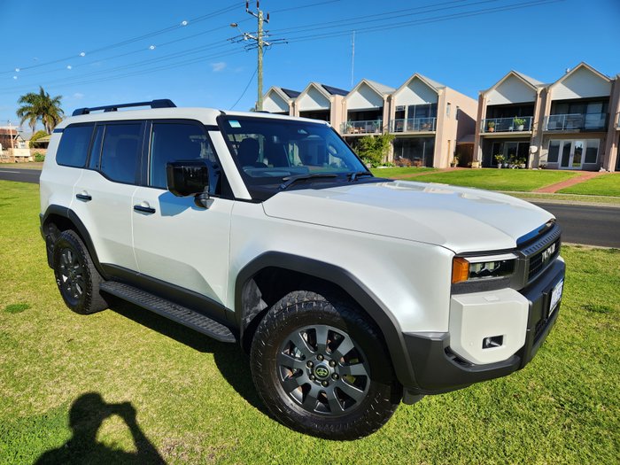 2025 Toyota Landcruiser Prado