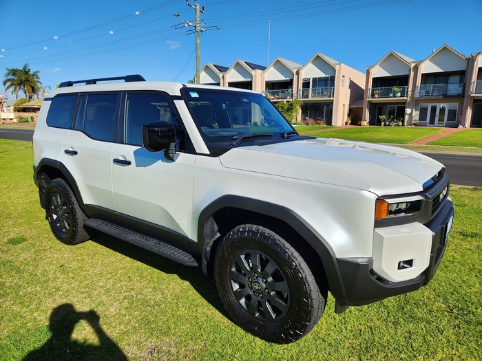 2025 Toyota Landcruiser Prado Altitude
