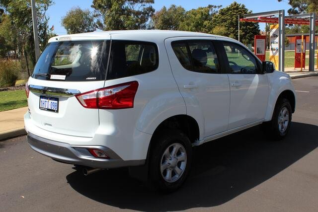 2020 ISUZU MU-X LS-M (4x4)