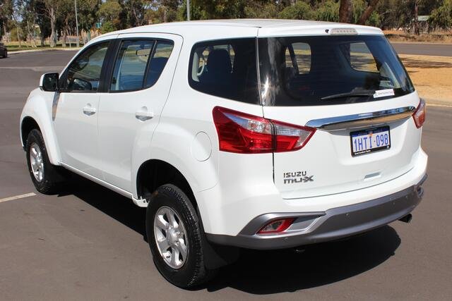 2020 ISUZU MU-X LS-M (4x4)
