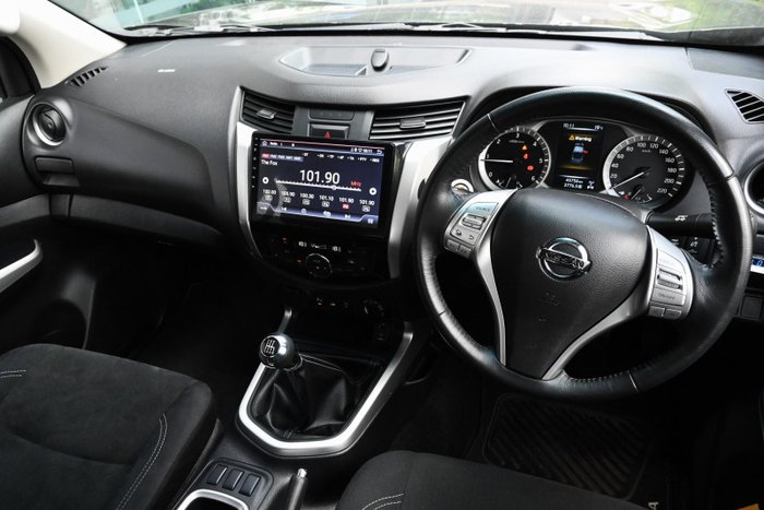 2019 Nissan Navara ST-X