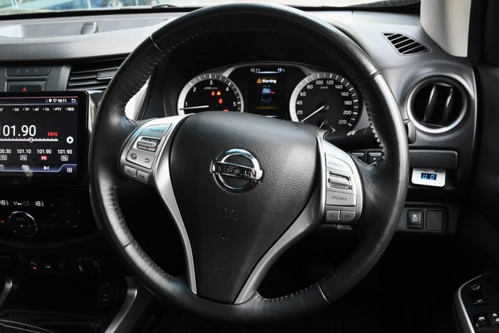 2019 Nissan Navara ST-X