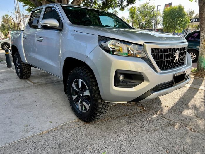 2021 Peugeot Landtrek Allure