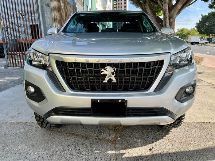2021 Peugeot Landtrek Allure