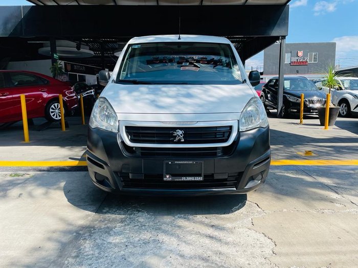 2017 Peugeot Partner MAXI