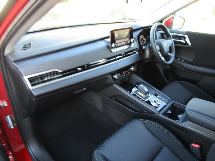 2022 Mitsubishi Outlander ES