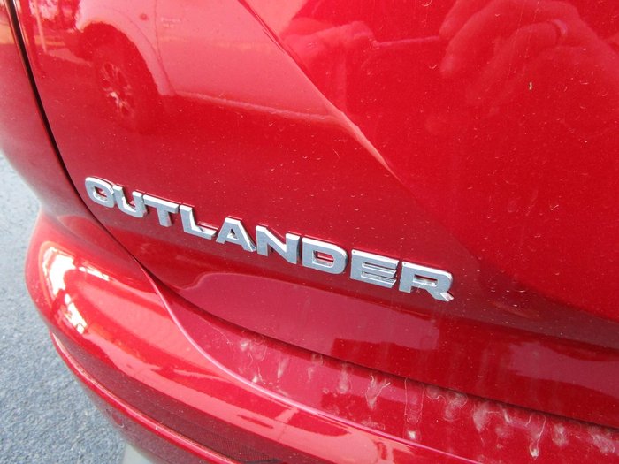 2022 Mitsubishi Outlander ES