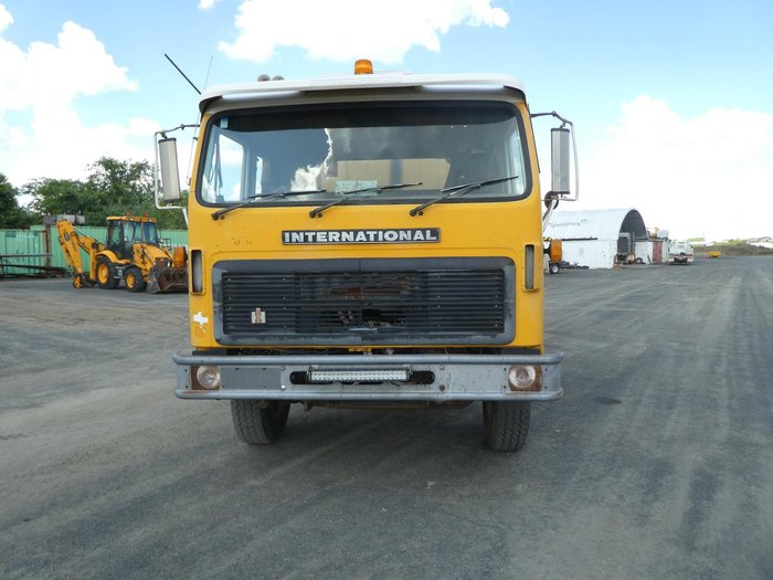 1987 International Acco 1950D 12000L 6X4 YELLOW