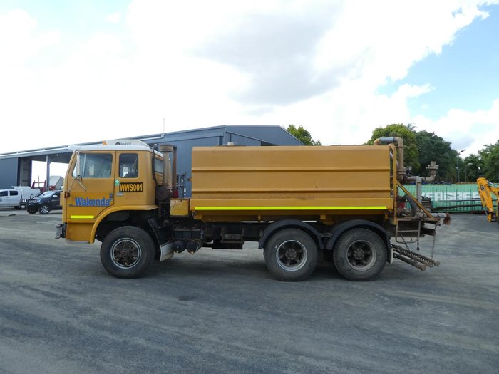 1987 International Acco 1950D 12000L 6X4 YELLOW