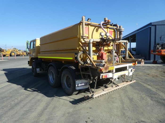 1987 International Acco 1950D 12000L 6X4 YELLOW
