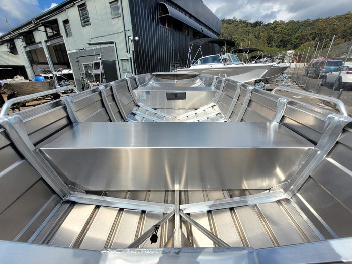 2023 QUINTREX 420 Explorer