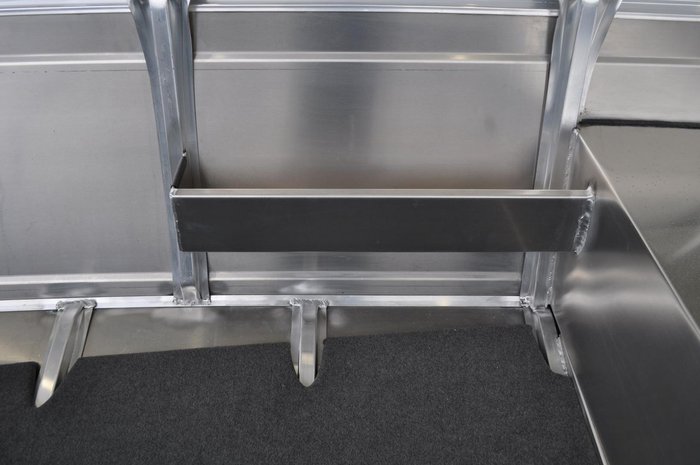 2026 QUINTREX 420 Busta