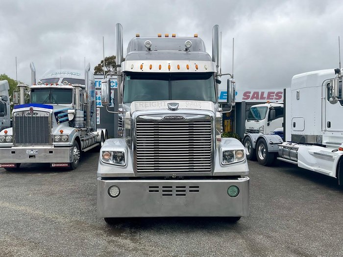 2014 Freightliner Coronado 106 Big Cab $105000 Inc Gst As Traded FREIGHTLINER CORONADO SILVER