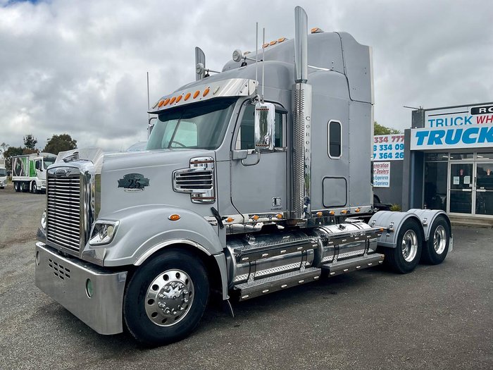2014 Freightliner Coronado 106 Big Cab $105000 Inc Gst As Traded FREIGHTLINER CORONADO SILVER