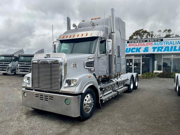 2014 Freightliner Coronado 106 Big Cab $105000 Inc Gst As Traded FREIGHTLINER CORONADO SILVER