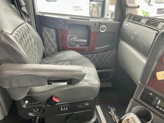 2014 Freightliner Coronado 106 Big Cab $105000 Inc Gst As Traded FREIGHTLINER CORONADO SILVER