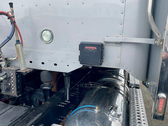 2014 Freightliner Coronado 106 Big Cab $105000 Inc Gst As Traded FREIGHTLINER CORONADO SILVER