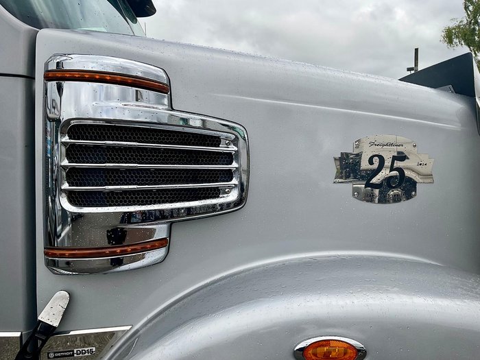 2014 Freightliner Coronado 106 Big Cab $105000 Inc Gst As Traded FREIGHTLINER CORONADO SILVER