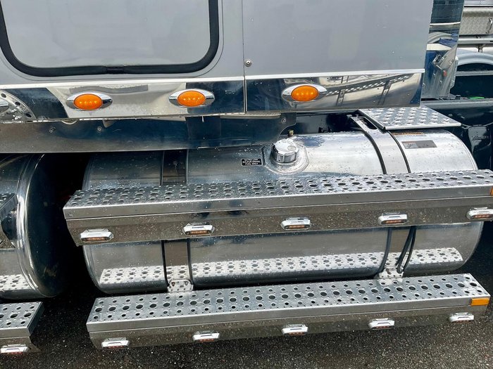 2014 Freightliner Coronado 106 Big Cab $105000 Inc Gst As Traded FREIGHTLINER CORONADO SILVER