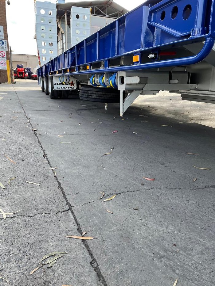 2025 Stonestar Drop Deck 45Ft Low Loader 2.5Mw-3.2Mw Red