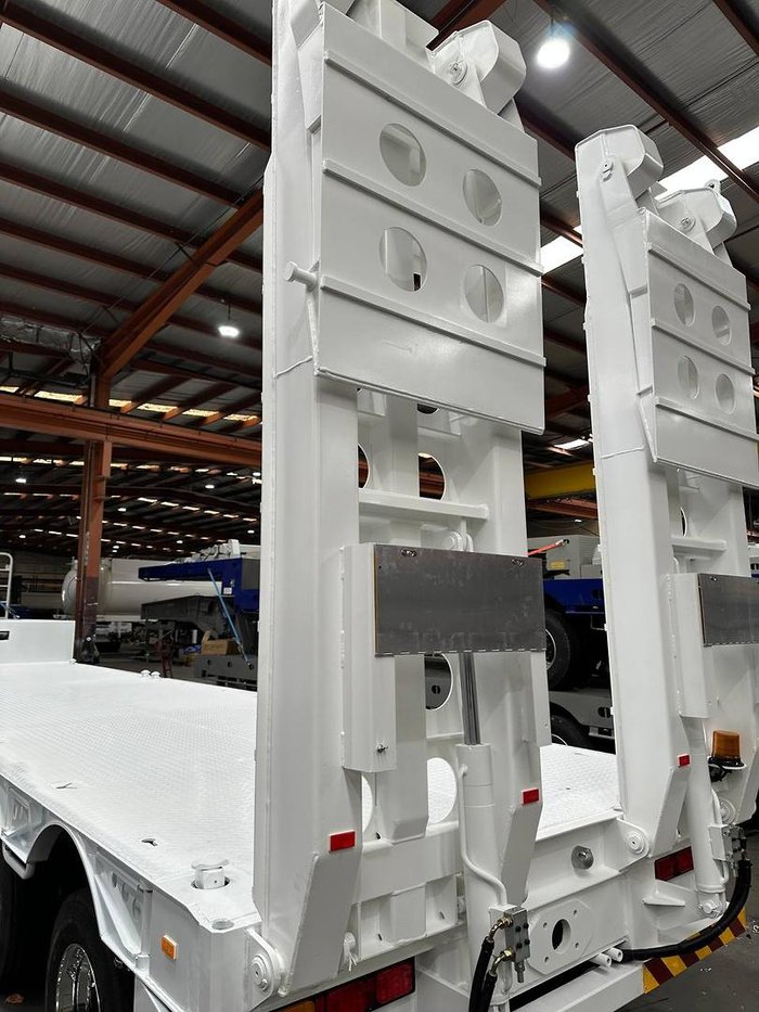 2025 Stonestar Drop Deck 45Ft Low Loader 2.5Mw-3.2Mw Red