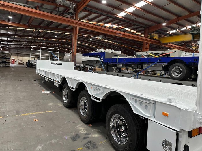 2025 Stonestar Drop Deck 45Ft Low Loader 2.5Mw-3.2Mw Red