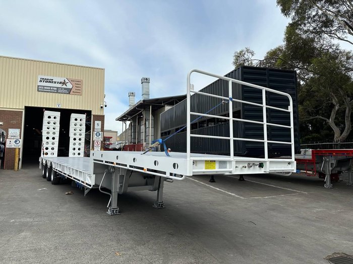 2025 Stonestar Drop Deck 45Ft Low Loader 2.5Mw-3.2Mw Red