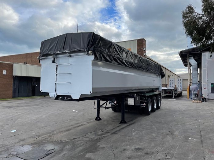 2025 Stonestar 32X4 Ft Gravel Tipper white