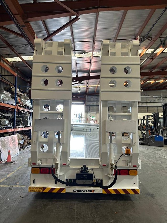 Stonestar 19.5 Axle Drop Deck