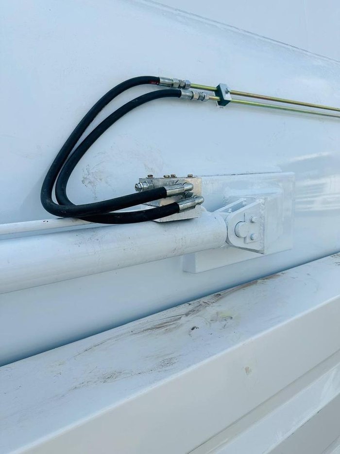 2025 Stonesar 10,000 litre Vaccum Tank with Pump White