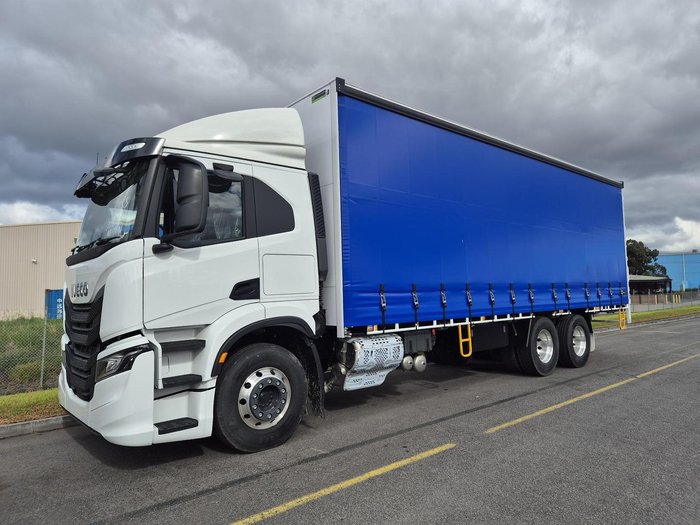 2025 Iveco S-Way AT230