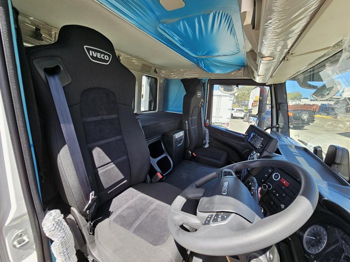 2025 Iveco S-Way AT230