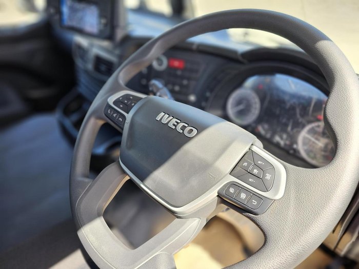 2025 Iveco S-Way AT230