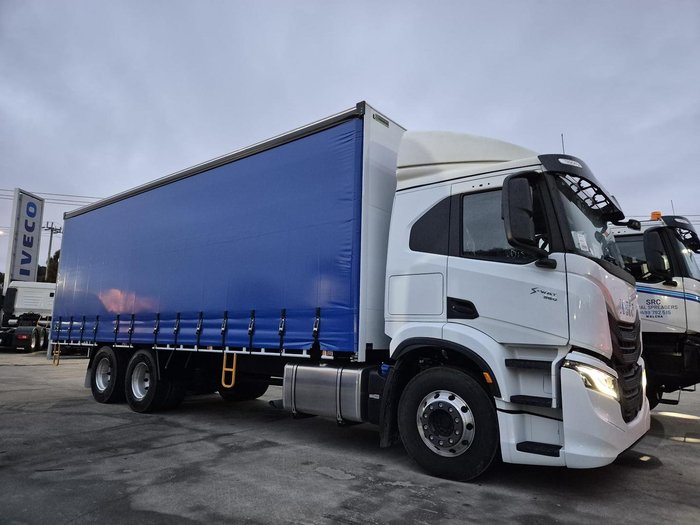2025 Iveco S-Way AT230