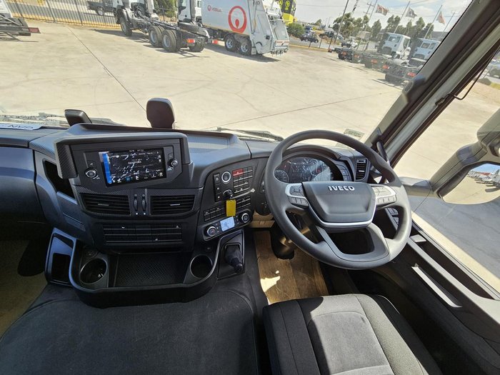 2025 Iveco S-Way AT230