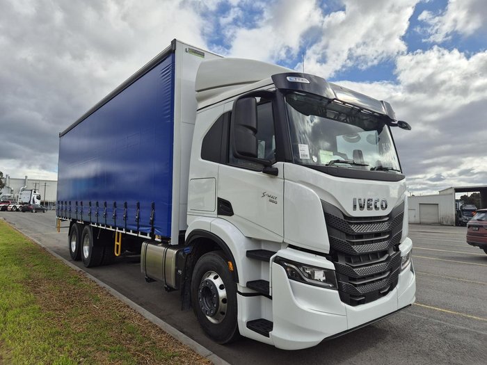 2025 Iveco S-Way AT230