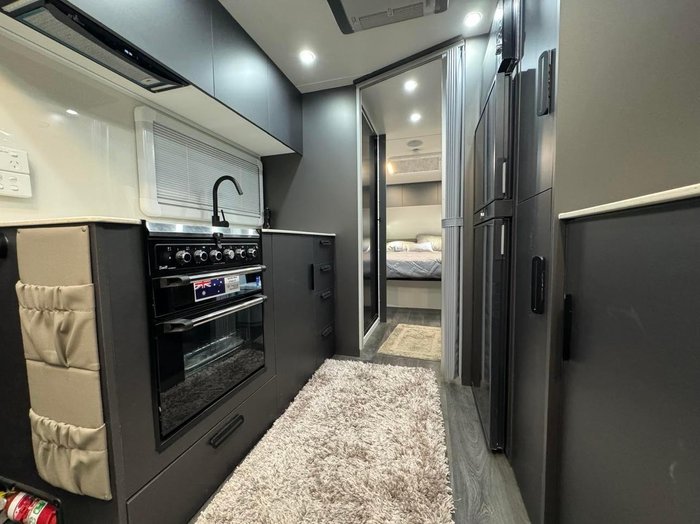 2025 Legend Caravans Trackline 21'6