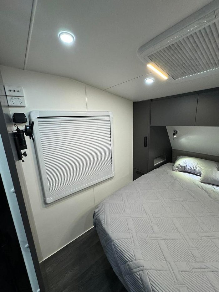 2025 Legend Caravans Trackline 21'6