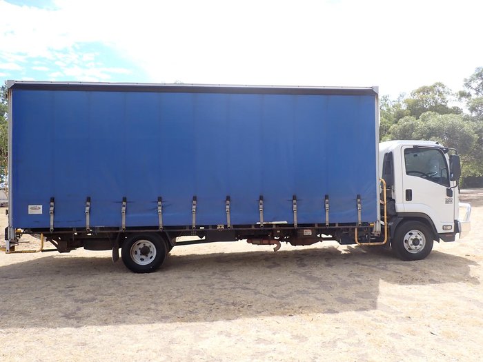 2014 Isuzu Frr 500 Long F SERIES WHITE